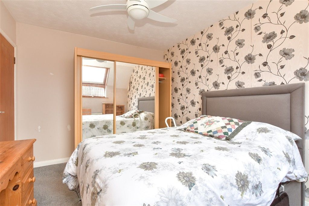 Property photo 1 of 6 Bedroom