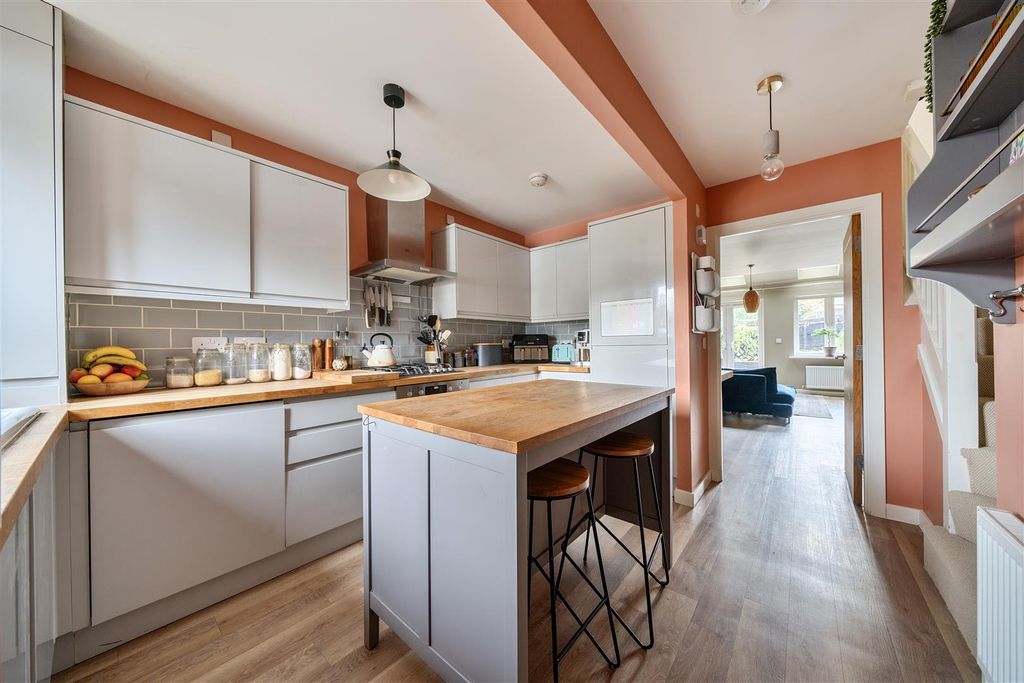 Property photo 2 of 19 Kitchen/Breakfast Room