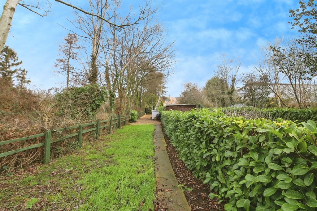 Property photo 3 of 21