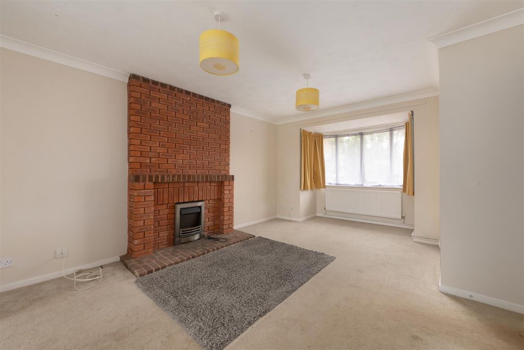 Property photo 3 of 16 Primrose Way, Chestfield, Whitstable