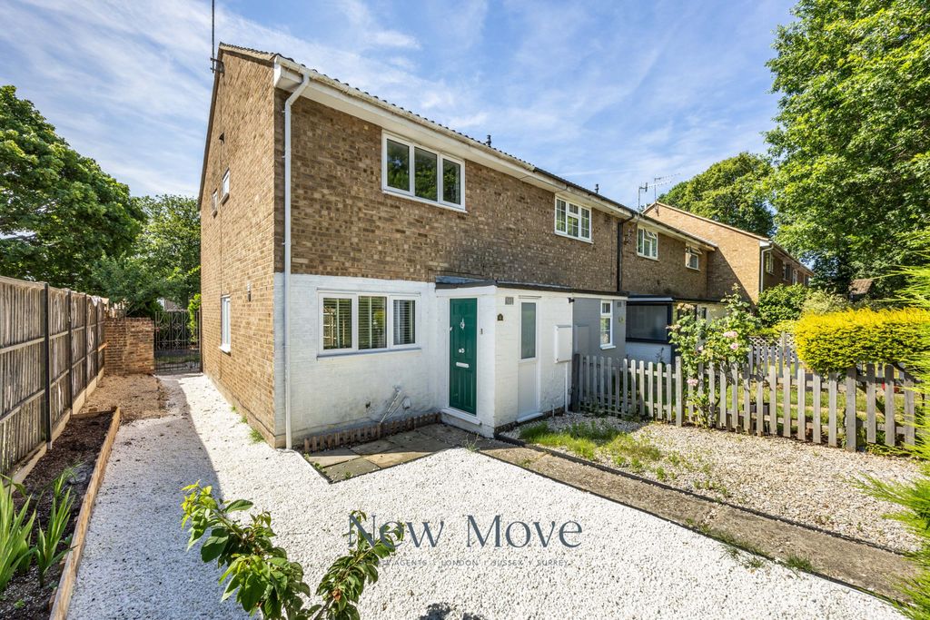 Property photo 1 of 14 3 Bed End Terrace House - For Sale - Lancaster Close, Crawley Rh10