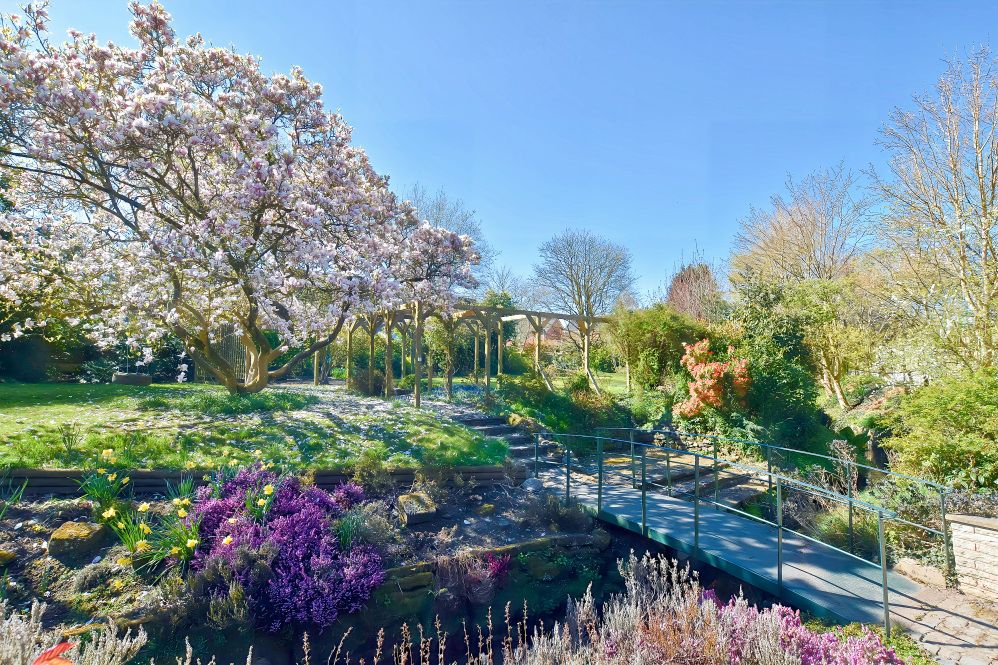 Property photo 2 of 28 Spring Garden 1