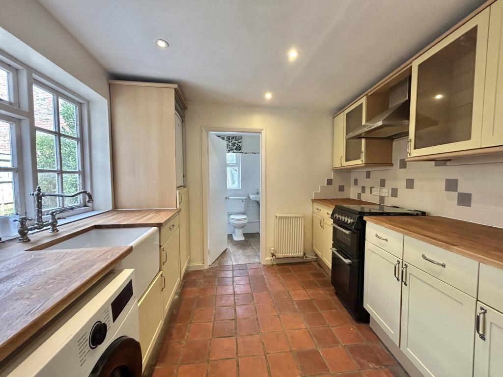 Property photo 2 of 10 Kitchen
