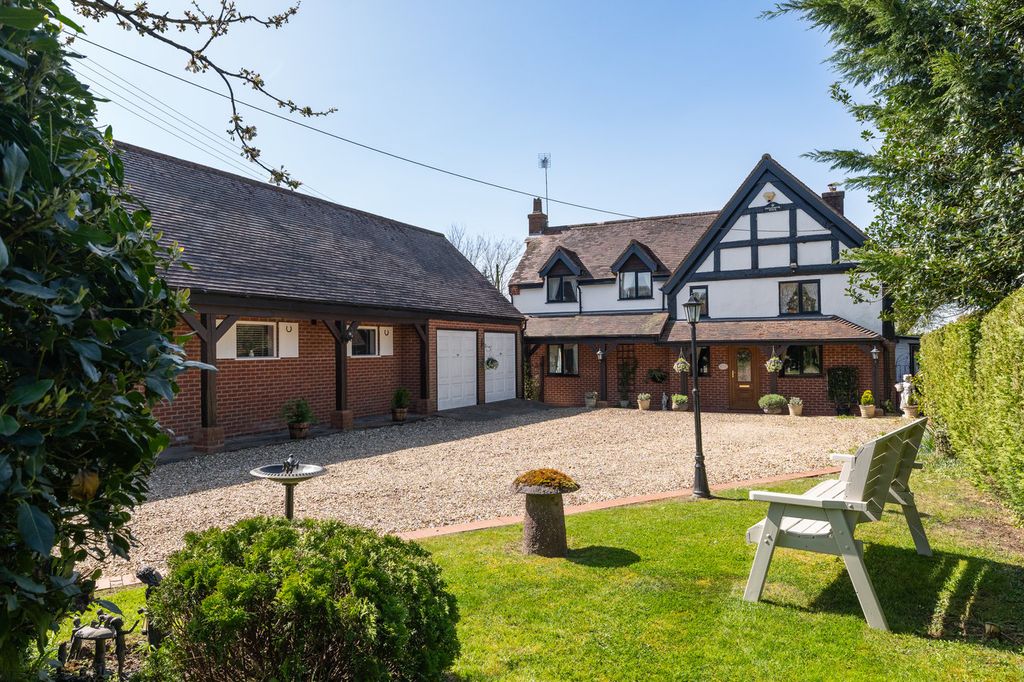 Property photo 2 of 31