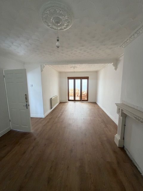 Property photo 2 of 23 8E967B2B-Fb6B-46d9-Bbee-6211005ba006