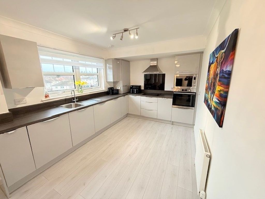 Property photo 3 of 26