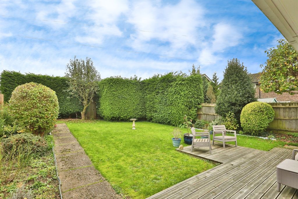 Property photo 2 of 12