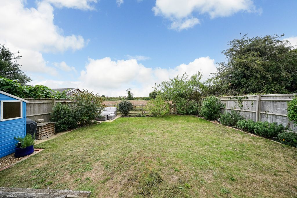 Property photo 2 of 21 17-Petersfield-3
