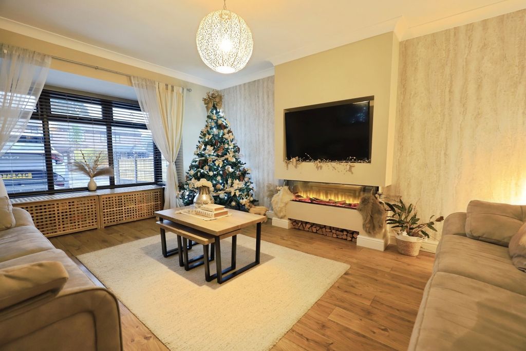 Property photo 2 of 20 Pbox-Img.Jpg