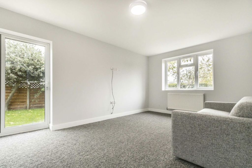 Property photo 1 of 4