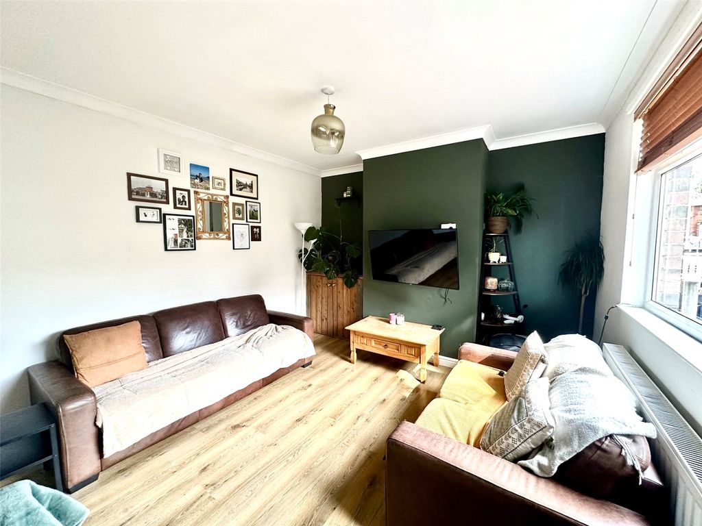 Property photo 3 of 16 Picture No. 19