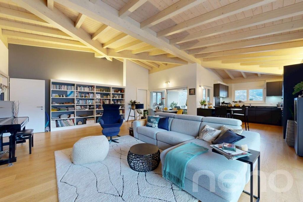 Property photo 3 of 12