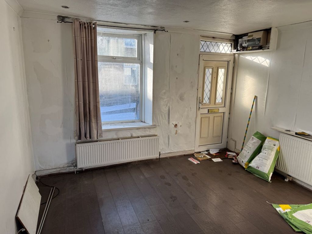 Property photo 3 of 3