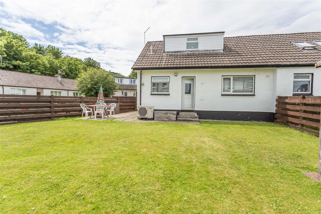 Property photo 3 of 20 32 Montrose Gardens Rear Gardens