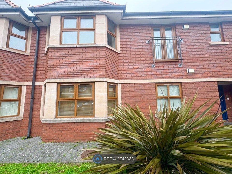 Property photo 2 of 14