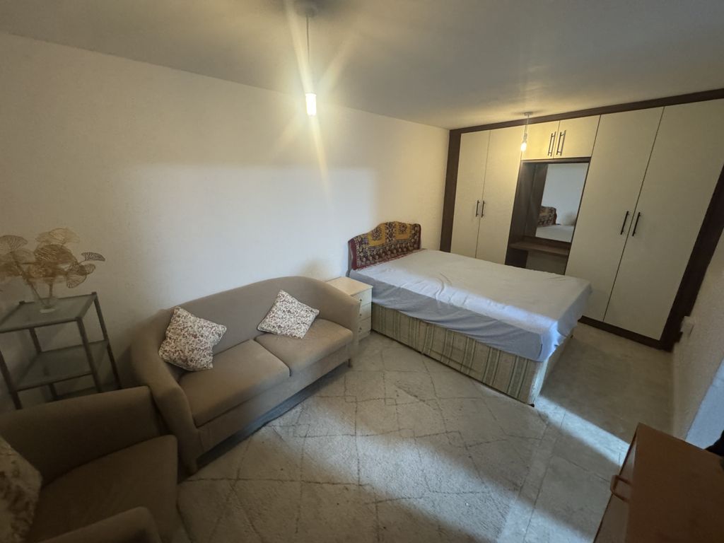 Property photo 1 of 6 1 Bed Flat To Rent Hayes