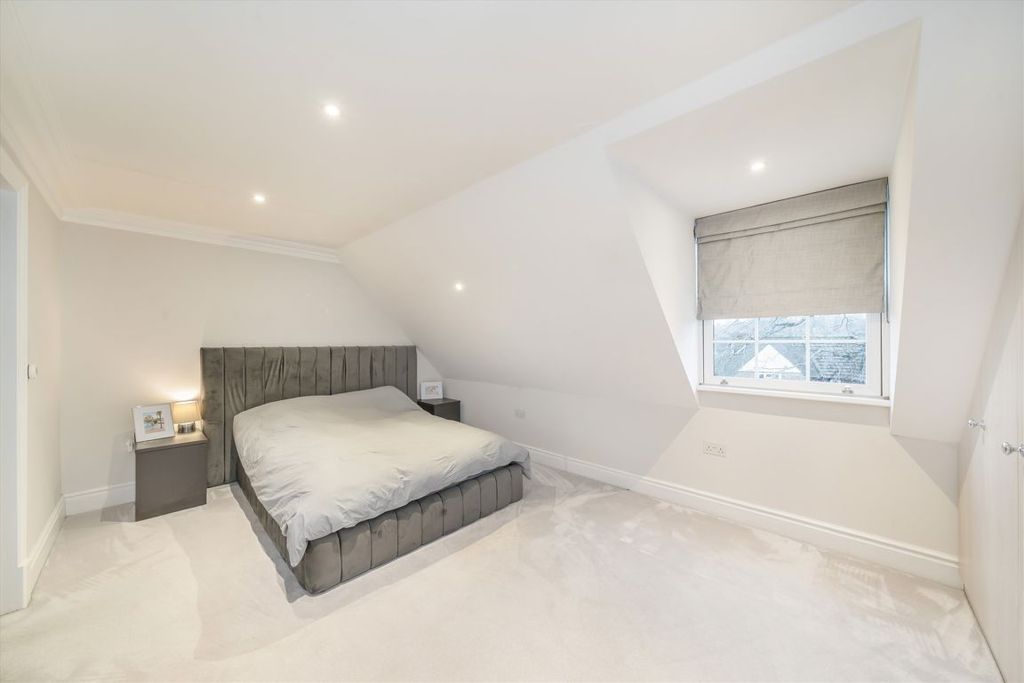 Property photo 3 of 6