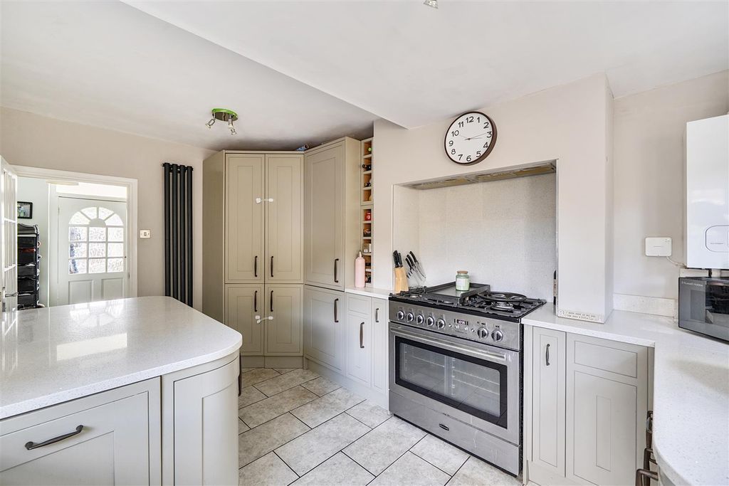 Property photo 3 of 20 Kitchen