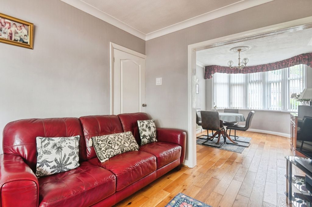 Property photo 3 of 15 Pbox-Img.Jpg