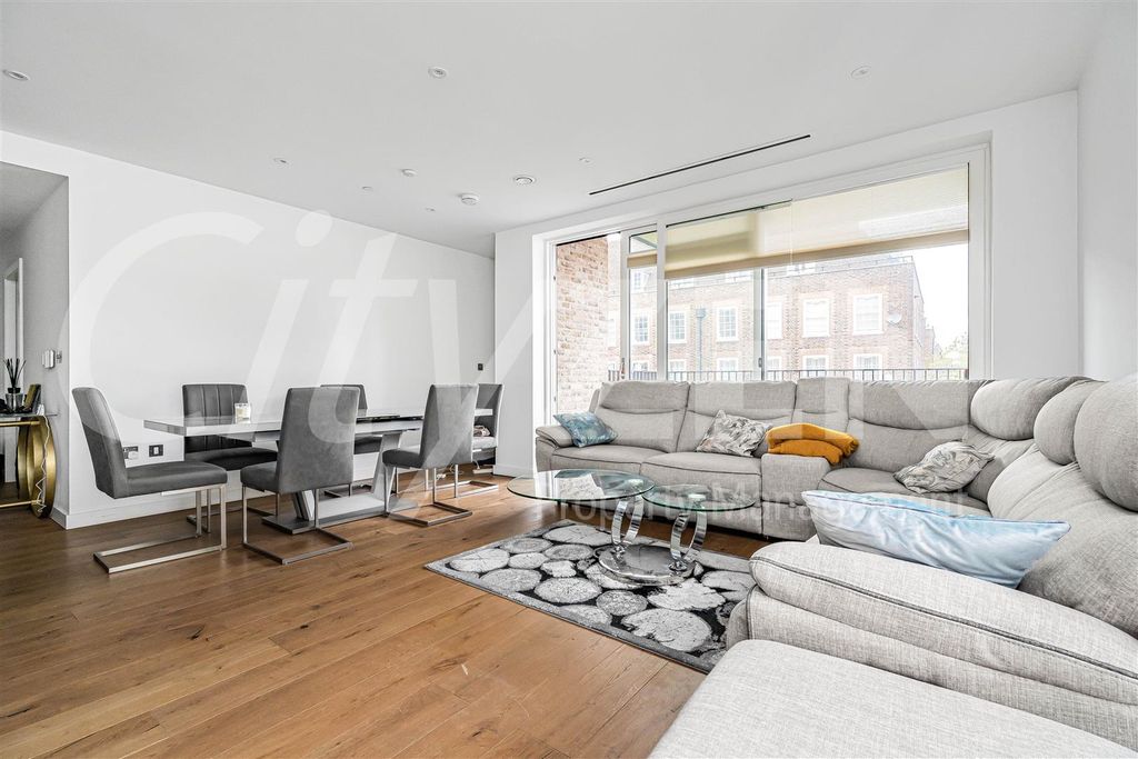 Property photo 1 of 27 Reception