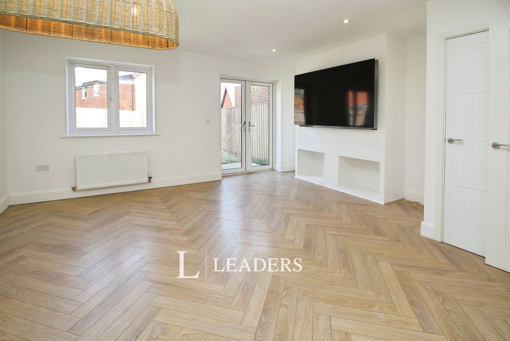 Property photo 3 of 17 Pbox-Img.Jpg