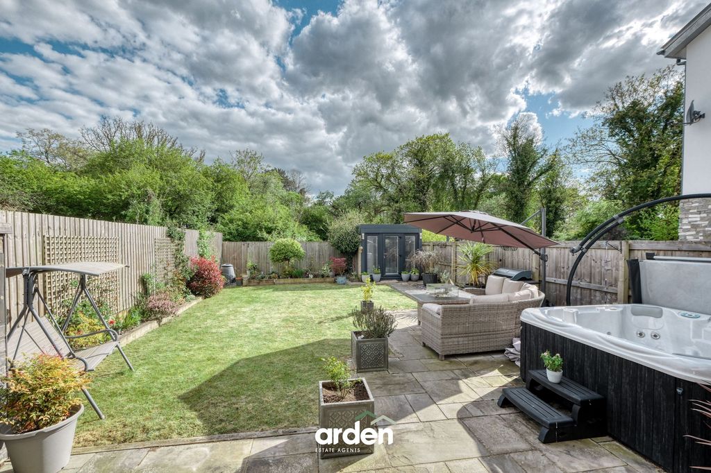 Property photo 2 of 16