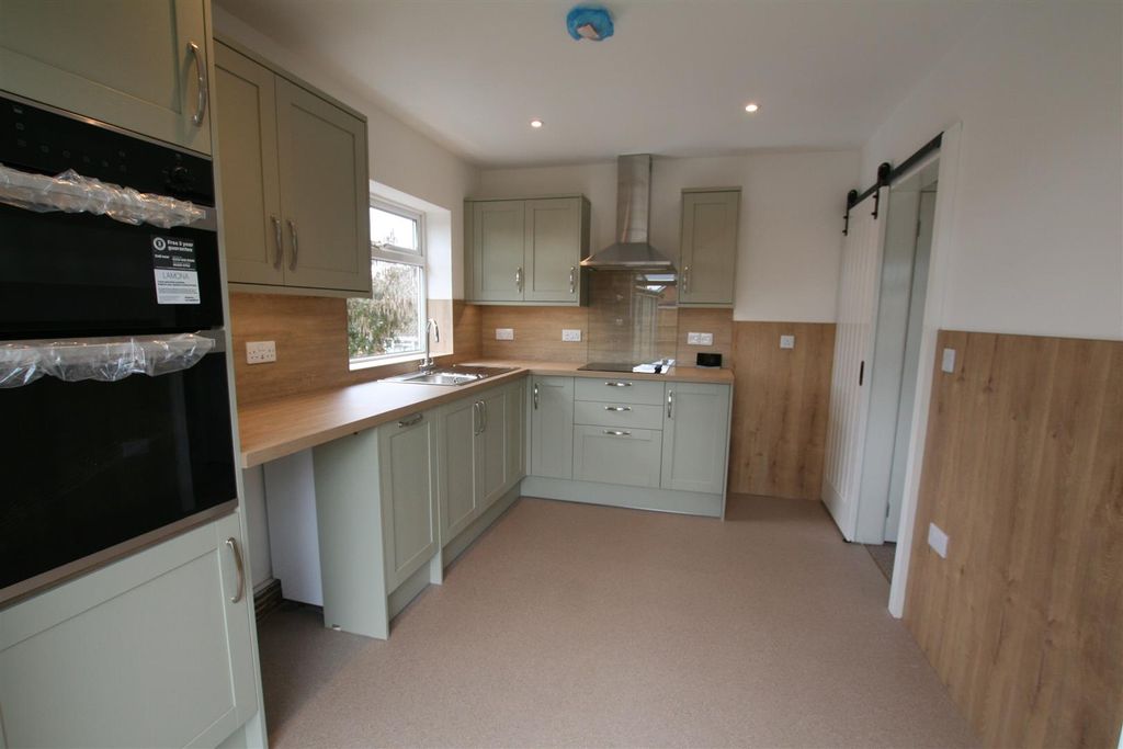 Property photo 2 of 8 Ellsdon,25Kitchen1.Jpg