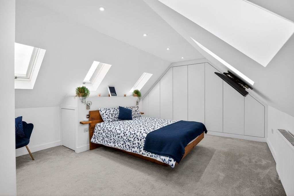 Property photo 3 of 20