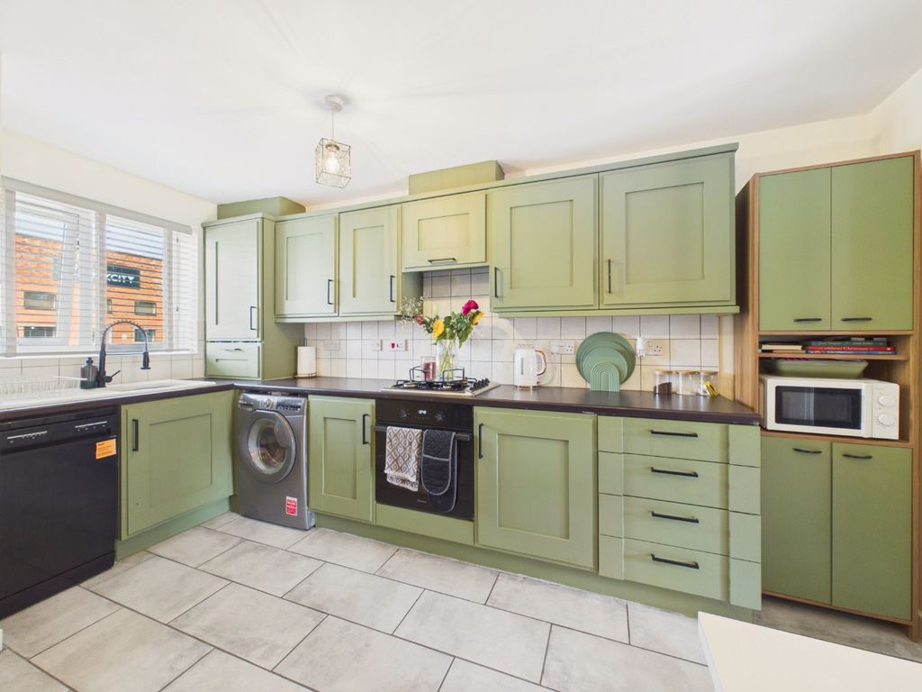Property photo 2 of 19 5256184