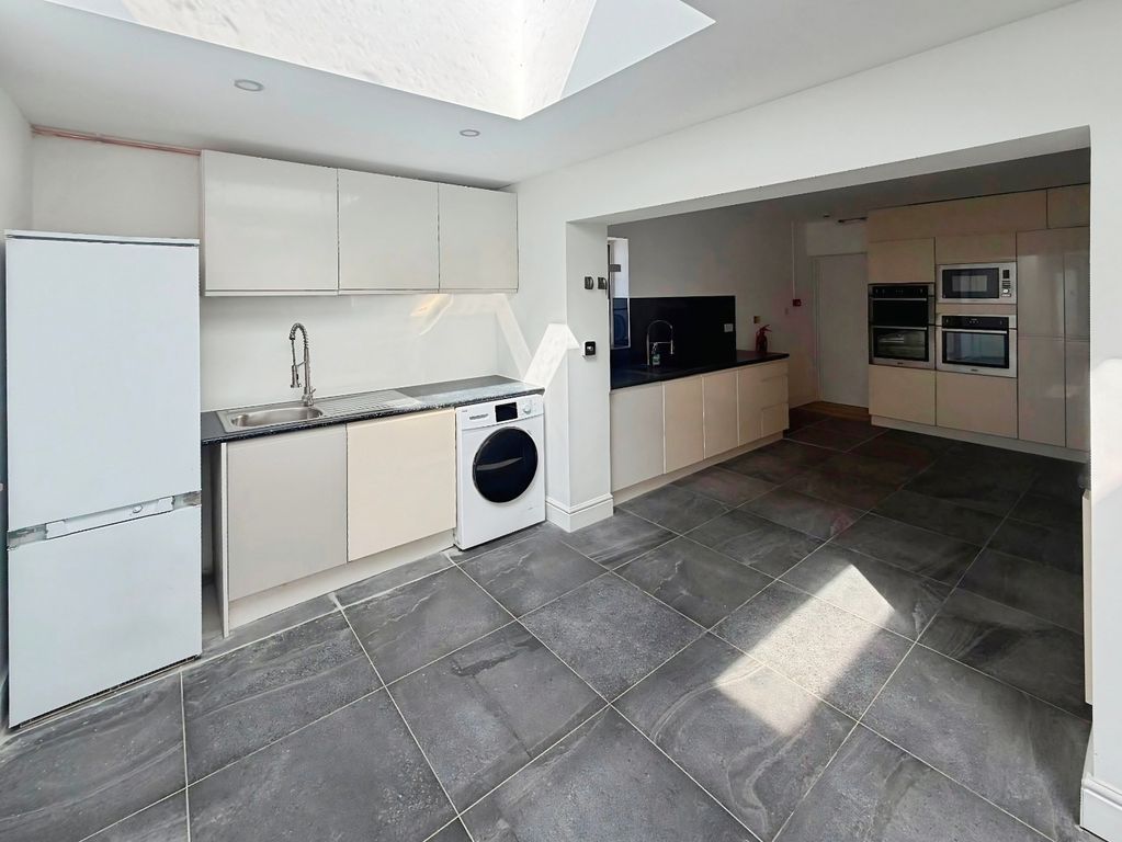 Property photo 2 of 16 Pbox-Img.Jpg
