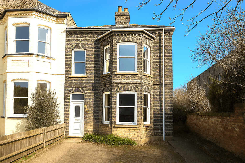 Property photo 1 of 15 4 Bedroom House For Rent