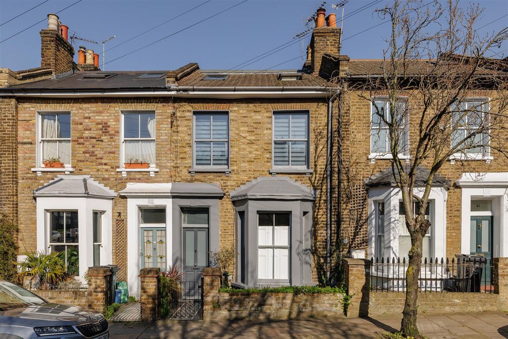 Property photo 1 of 50 Dansedale Road, E9