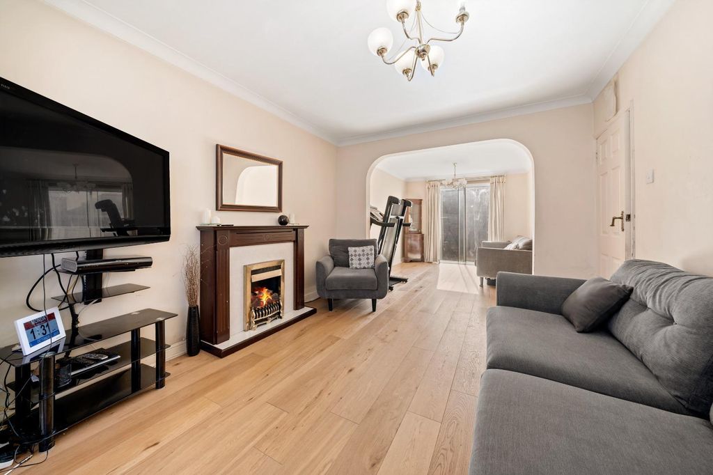 Property photo 2 of 12 Photo 2