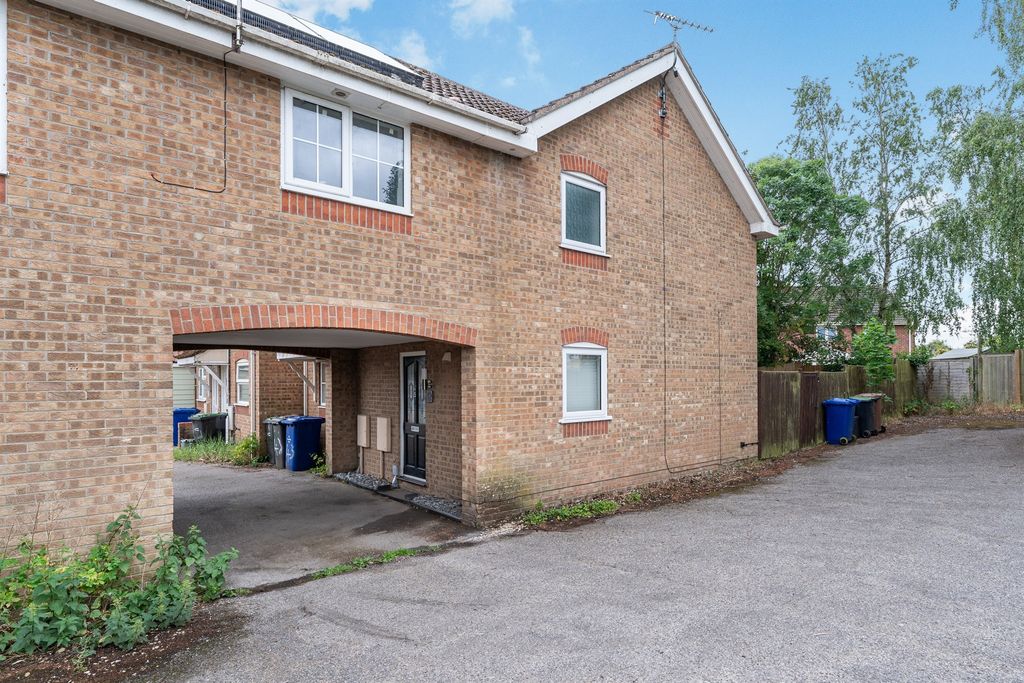 Property photo 1 of 11
