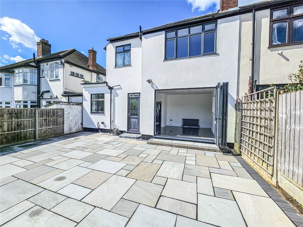 Property photo 2 of 19 3