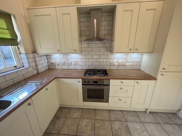 Property photo 3 of 20 44 Balliol - Kitchen.Jpg