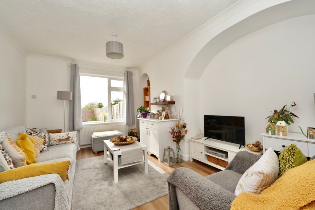 Property photo 2 of 21