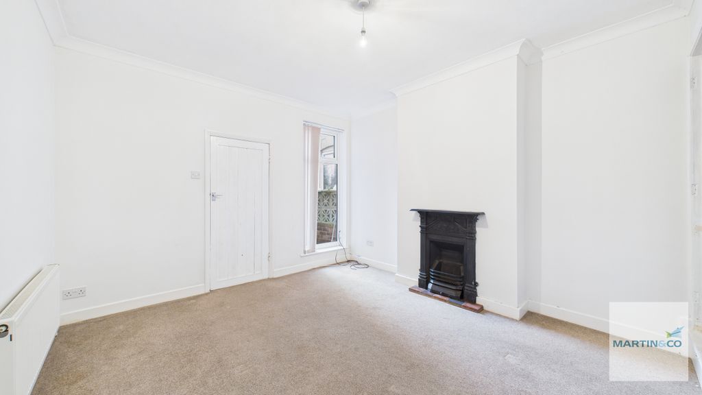 Property photo 3 of 9 Cam03663G0-Pr0230-Still003