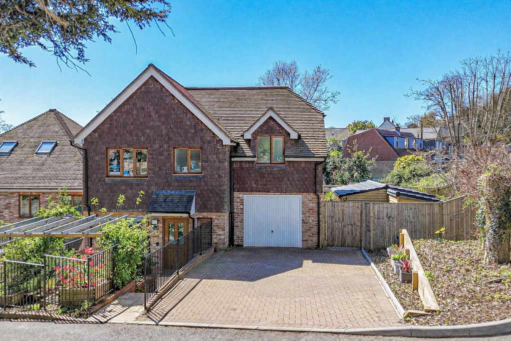 Property photo 1 of 27 Ffb96E01-725F-4943-A1B5-746713cd18d9.Png