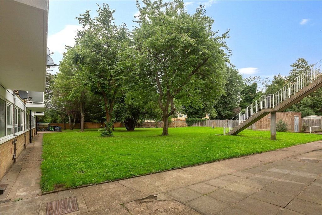 Property photo 3 of 10