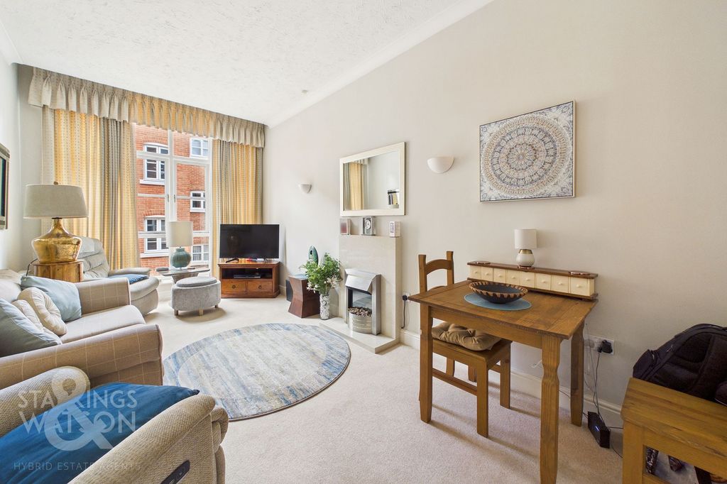 Property photo 2 of 16