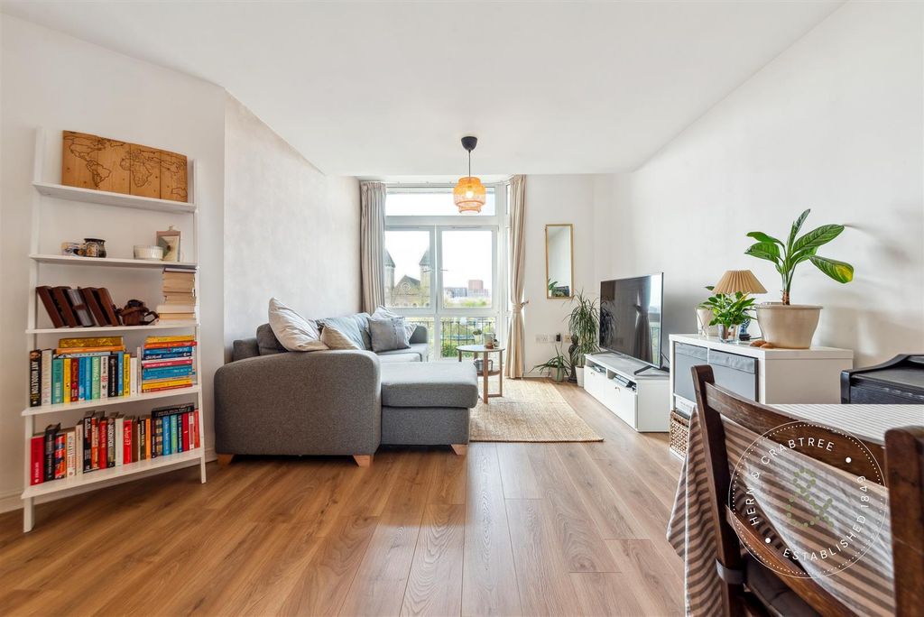 Property photo 3 of 25 Messina-House-20.Jpg