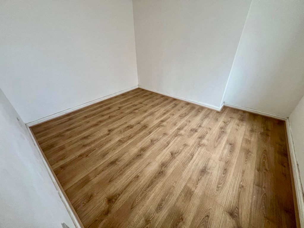 Property photo 2 of 3