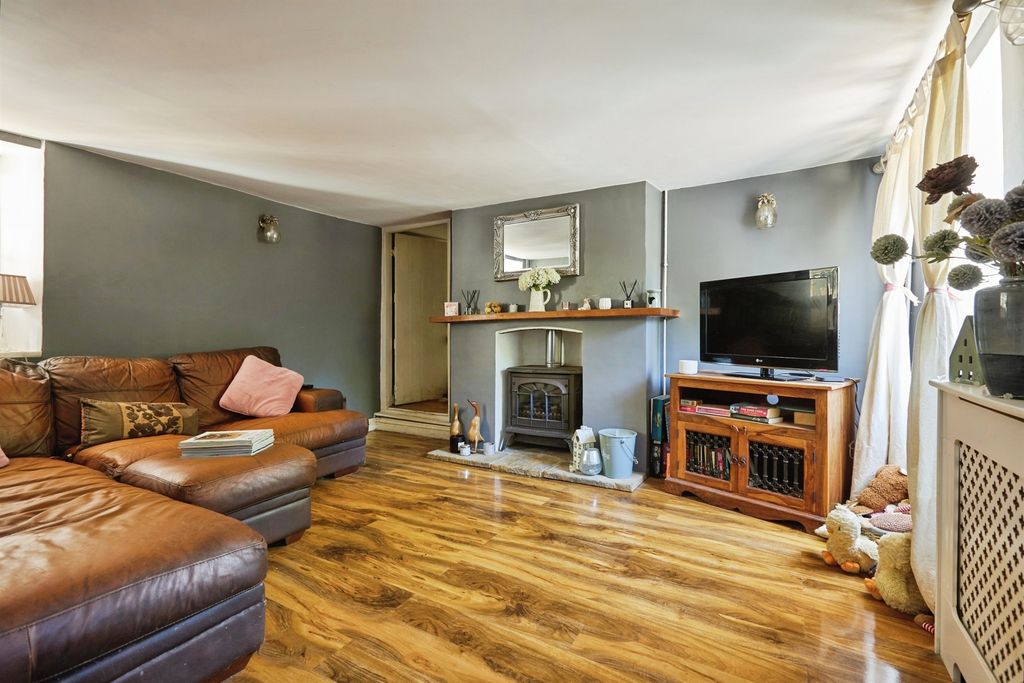 Property photo 2 of 16