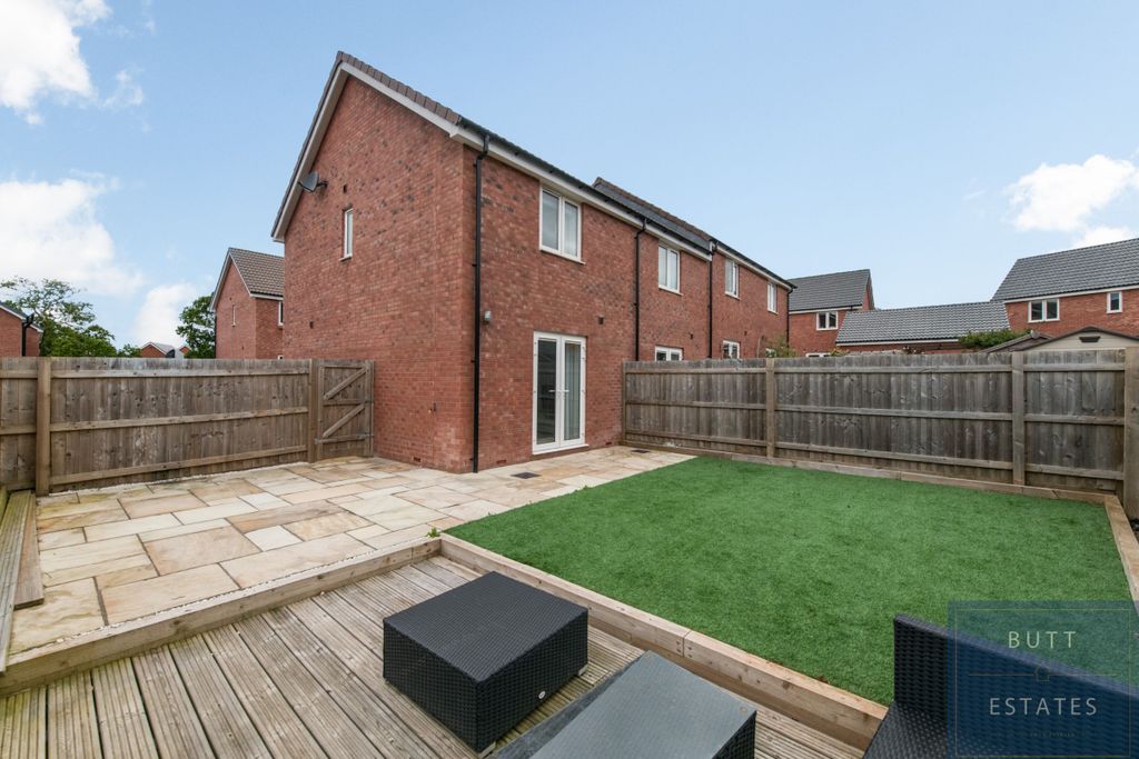 Property photo 2 of 9