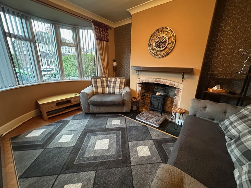 Property photo 2 of 12 1