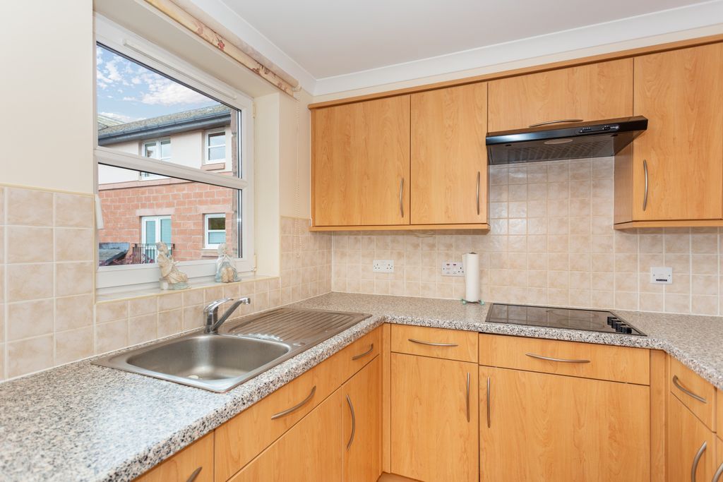 Property photo 3 of 16 Kitchen