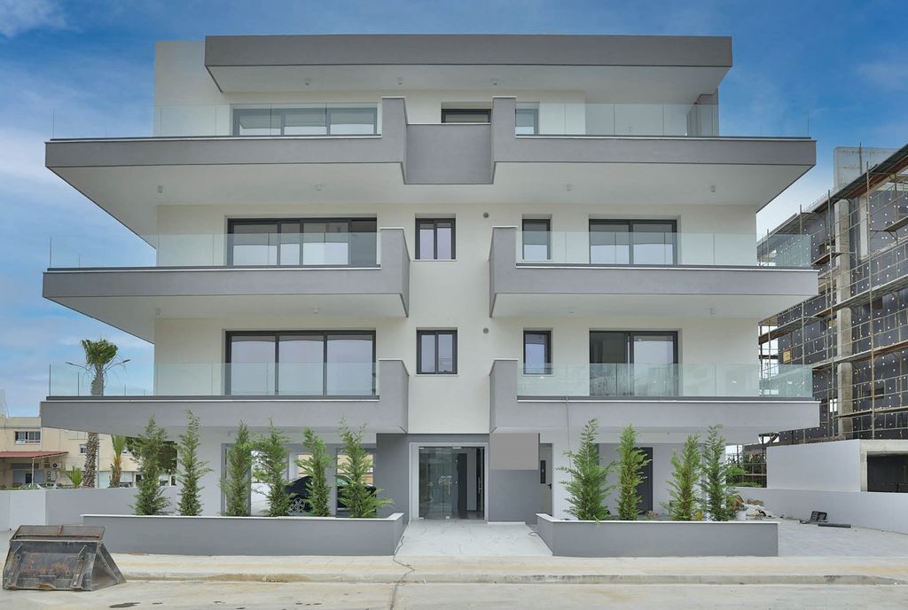 Property photo 1 of 2