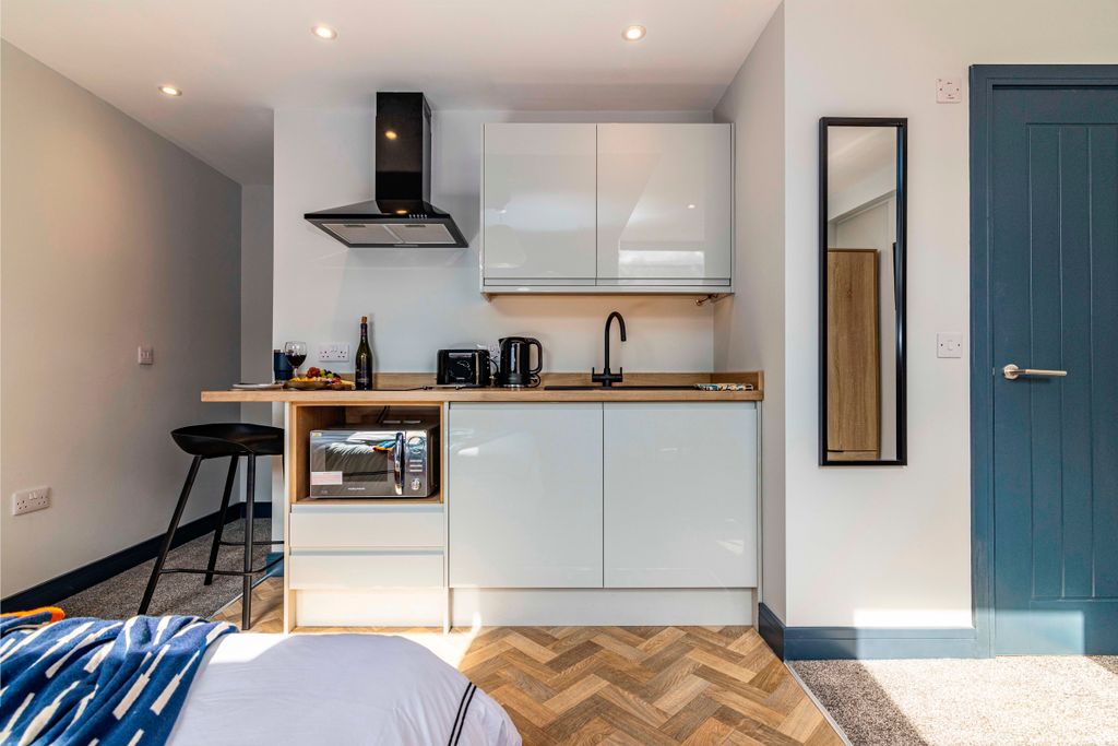 Property photo 2 of 24