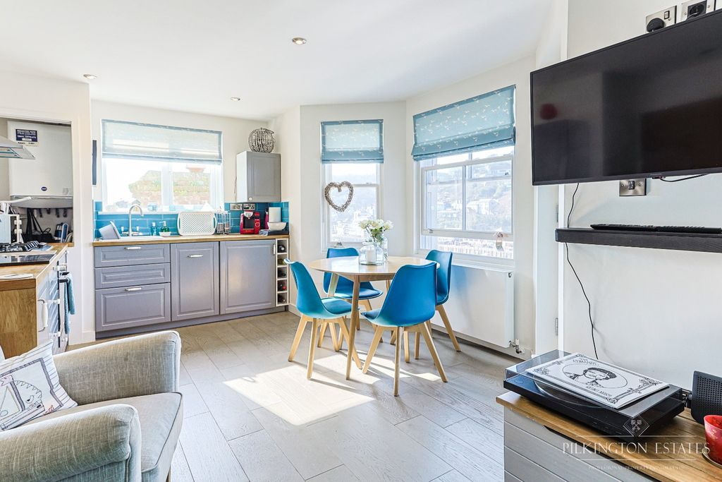 Property photo 3 of 12 4924382